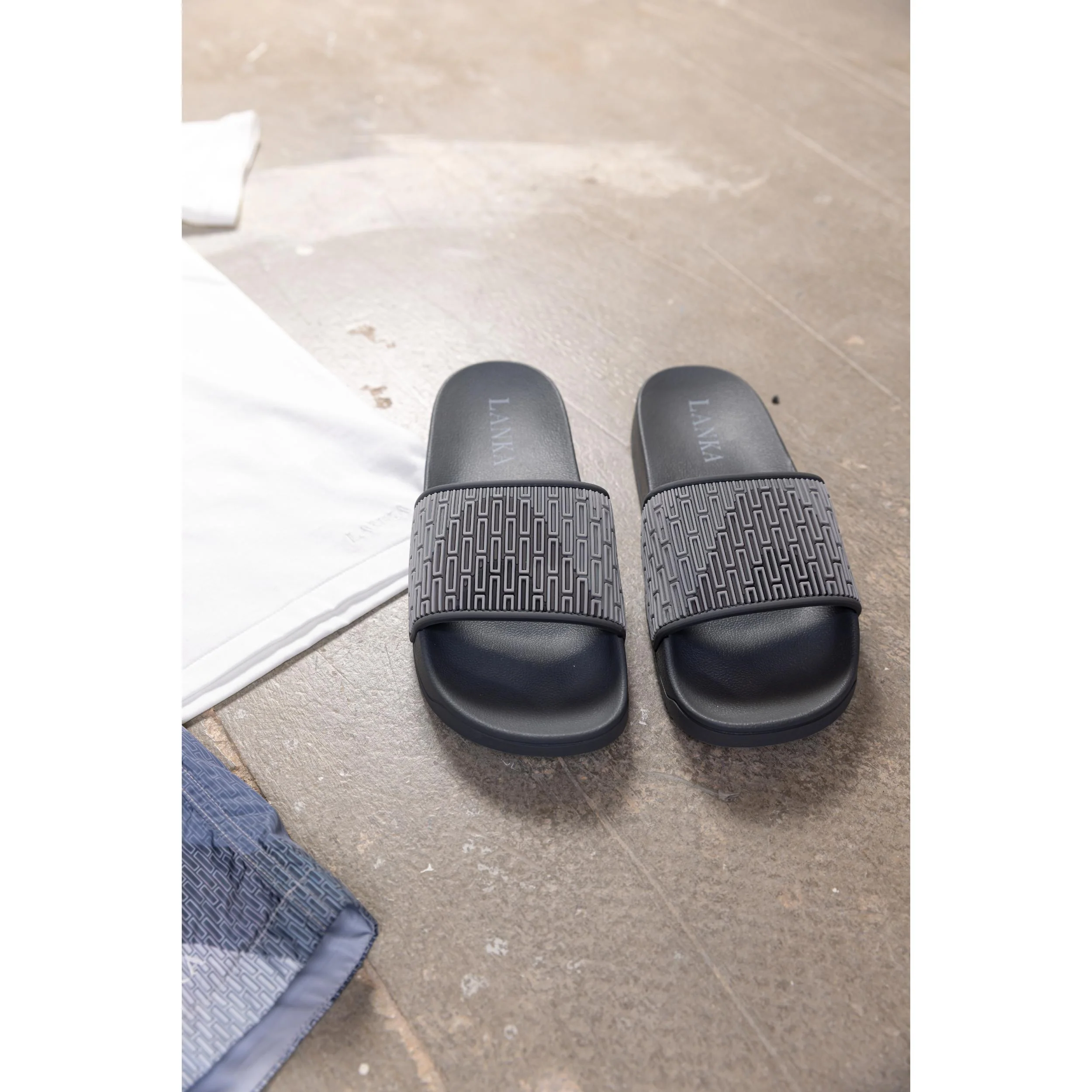 Grey Waves Set - Image 3