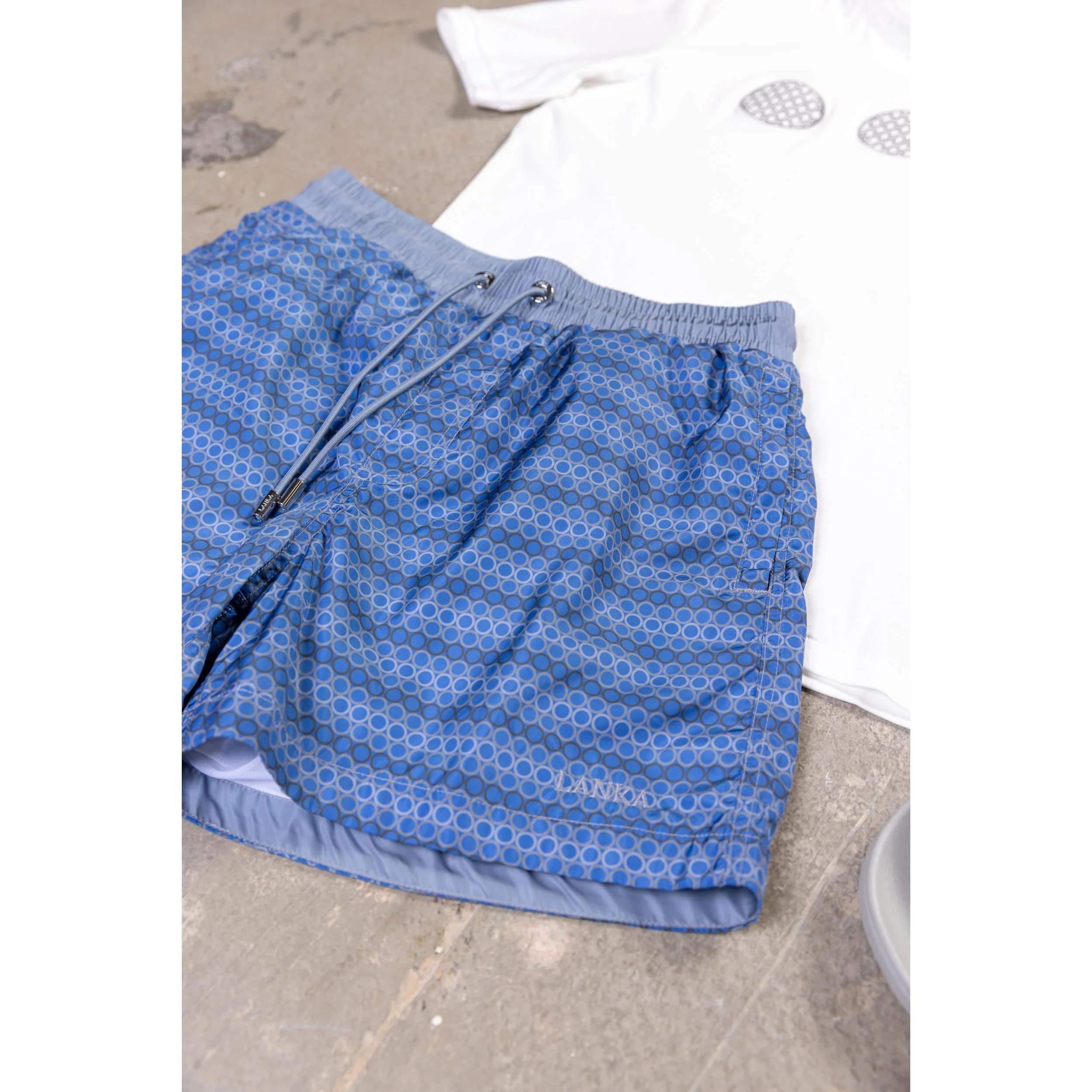 White | Coastal Blue Circles Set - Image 2
